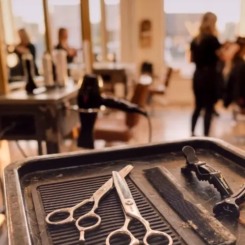 Reben Laut – Pflegebehandlungen & Styling